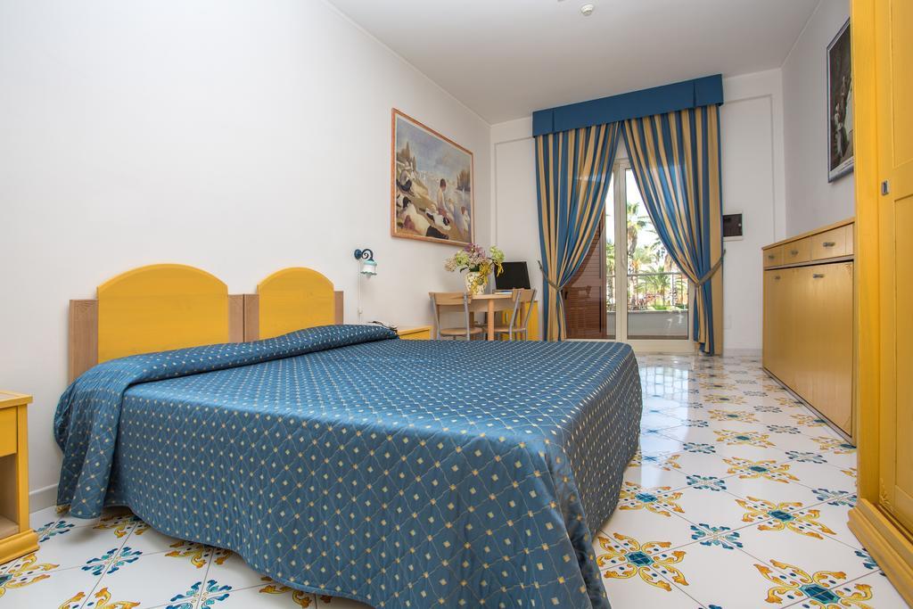 Club Residence La Castellana Mare Бельведере-Мариттимо Экстерьер фото