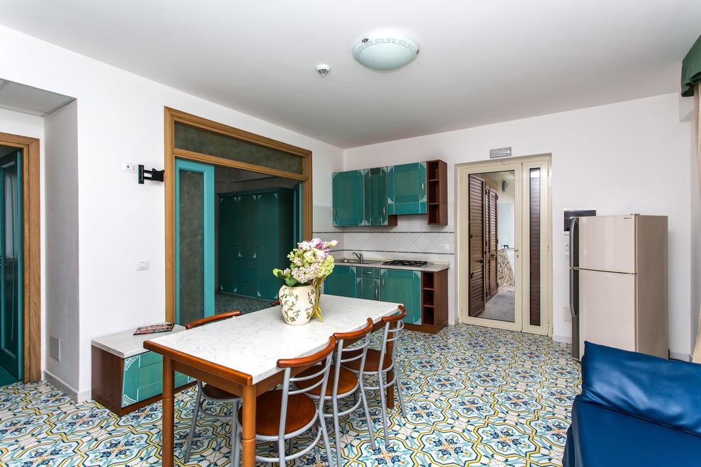 Club Residence La Castellana Mare Бельведере-Мариттимо Экстерьер фото