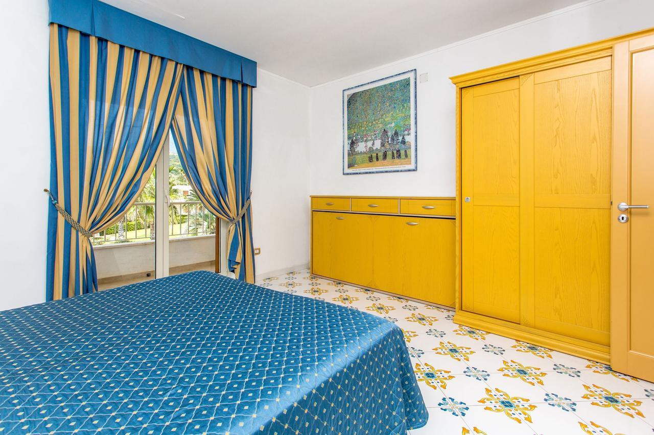 Club Residence La Castellana Mare Бельведере-Мариттимо Экстерьер фото