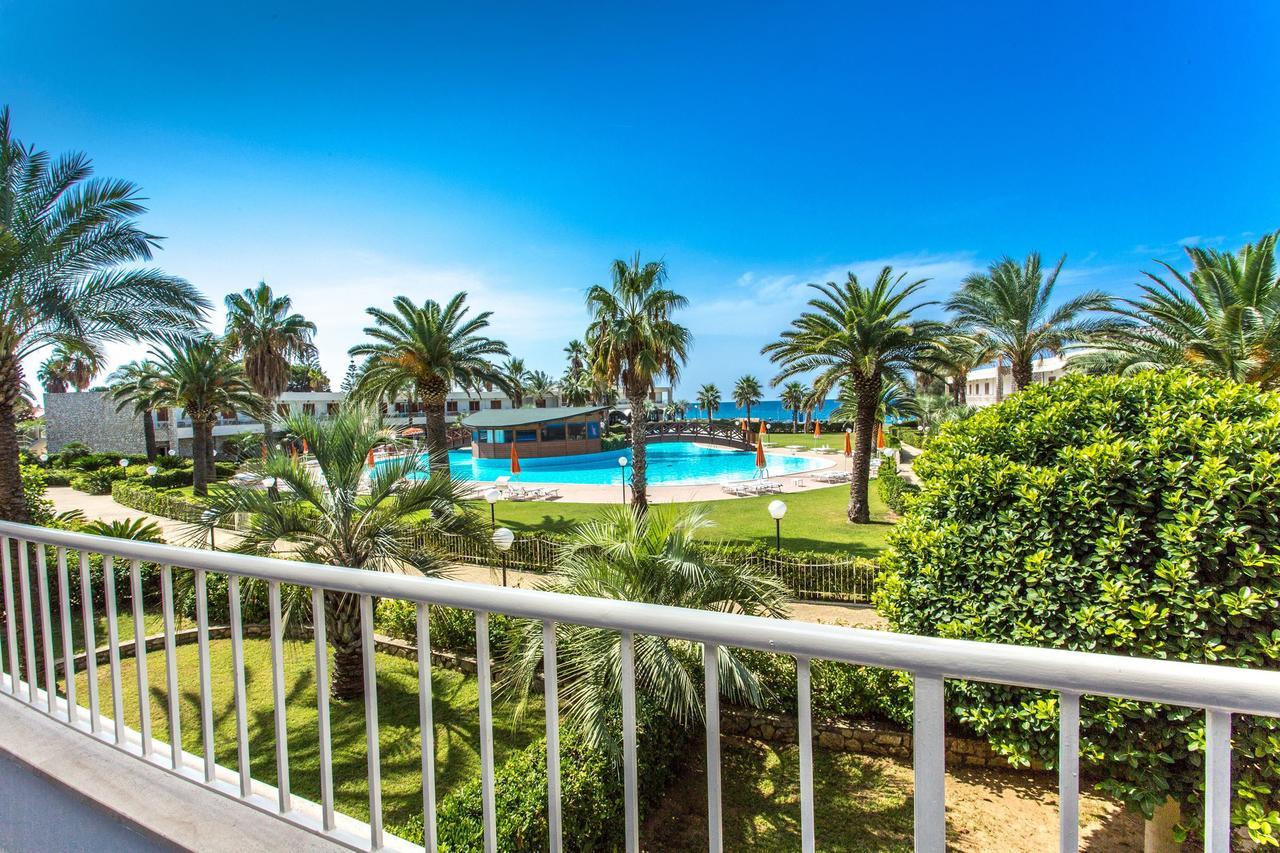 Club Residence La Castellana Mare Бельведере-Мариттимо Экстерьер фото