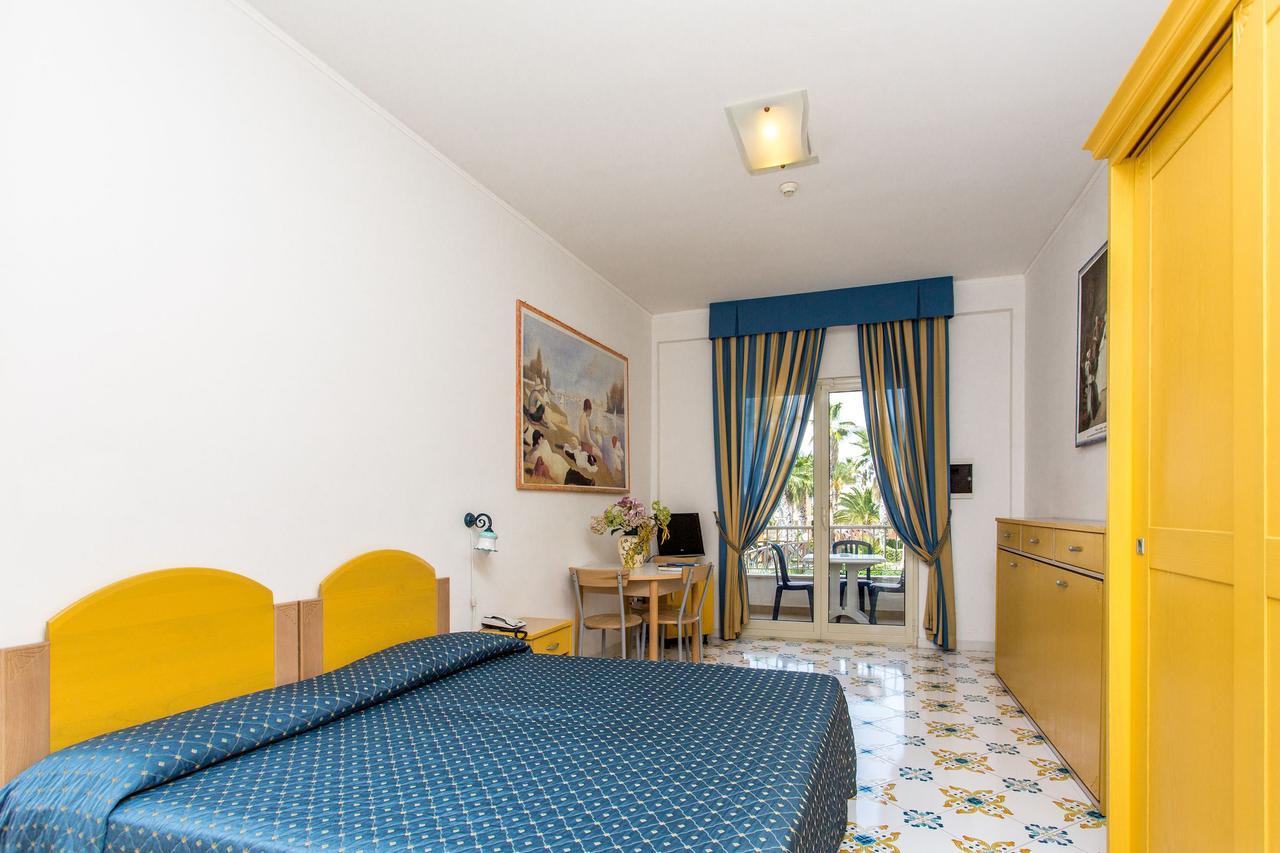 Club Residence La Castellana Mare Бельведере-Мариттимо Экстерьер фото