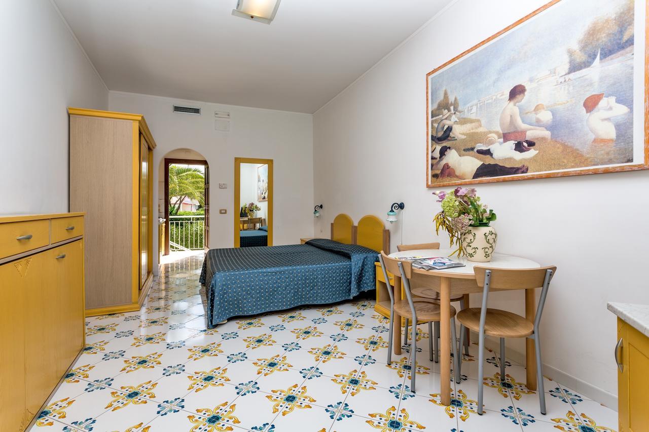 Club Residence La Castellana Mare Бельведере-Мариттимо Экстерьер фото