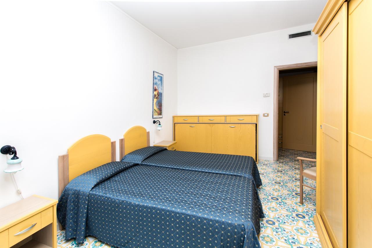 Club Residence La Castellana Mare Бельведере-Мариттимо Экстерьер фото