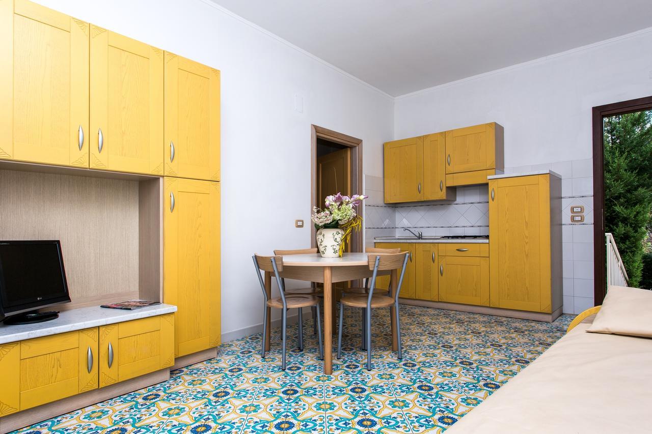 Club Residence La Castellana Mare Бельведере-Мариттимо Экстерьер фото